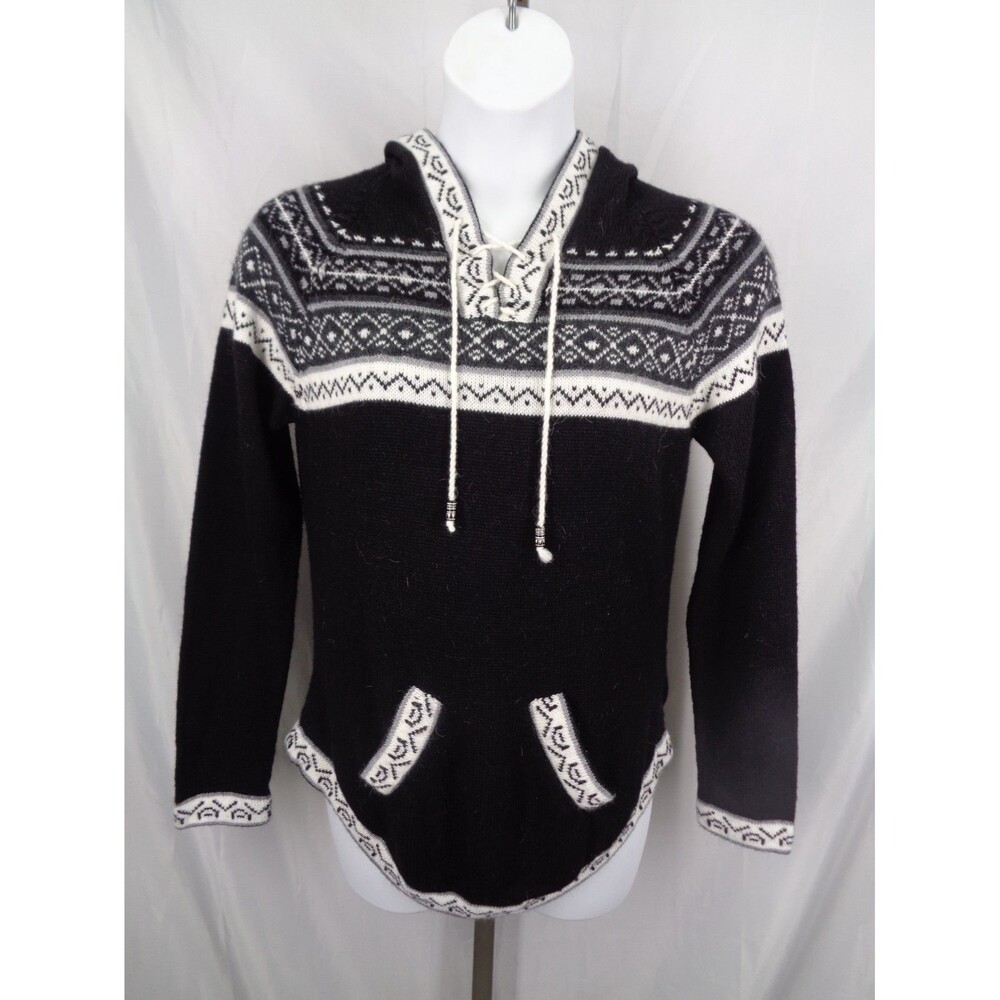 Elegant Black and White Patterned Hooded Sweater - Picture 2 of 16